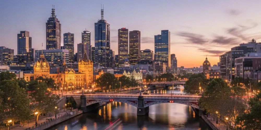 Melbourne skyline view with Yarra River