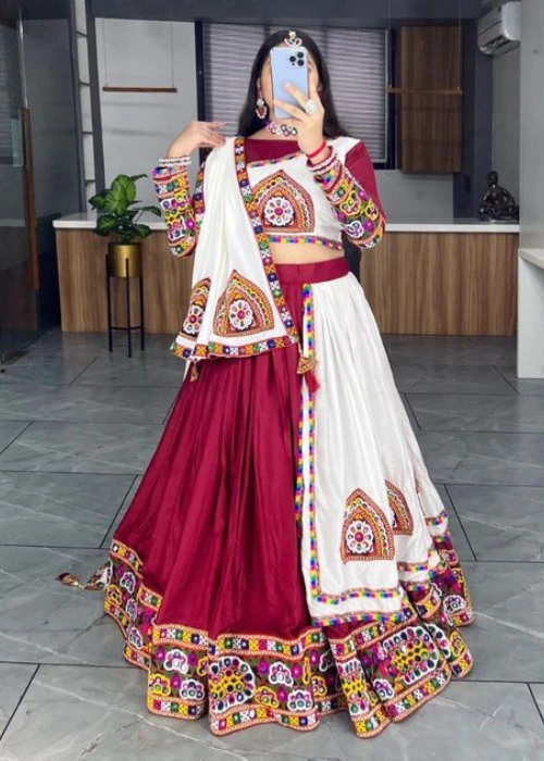 Trendy Stunning Navratri Outfits for Women